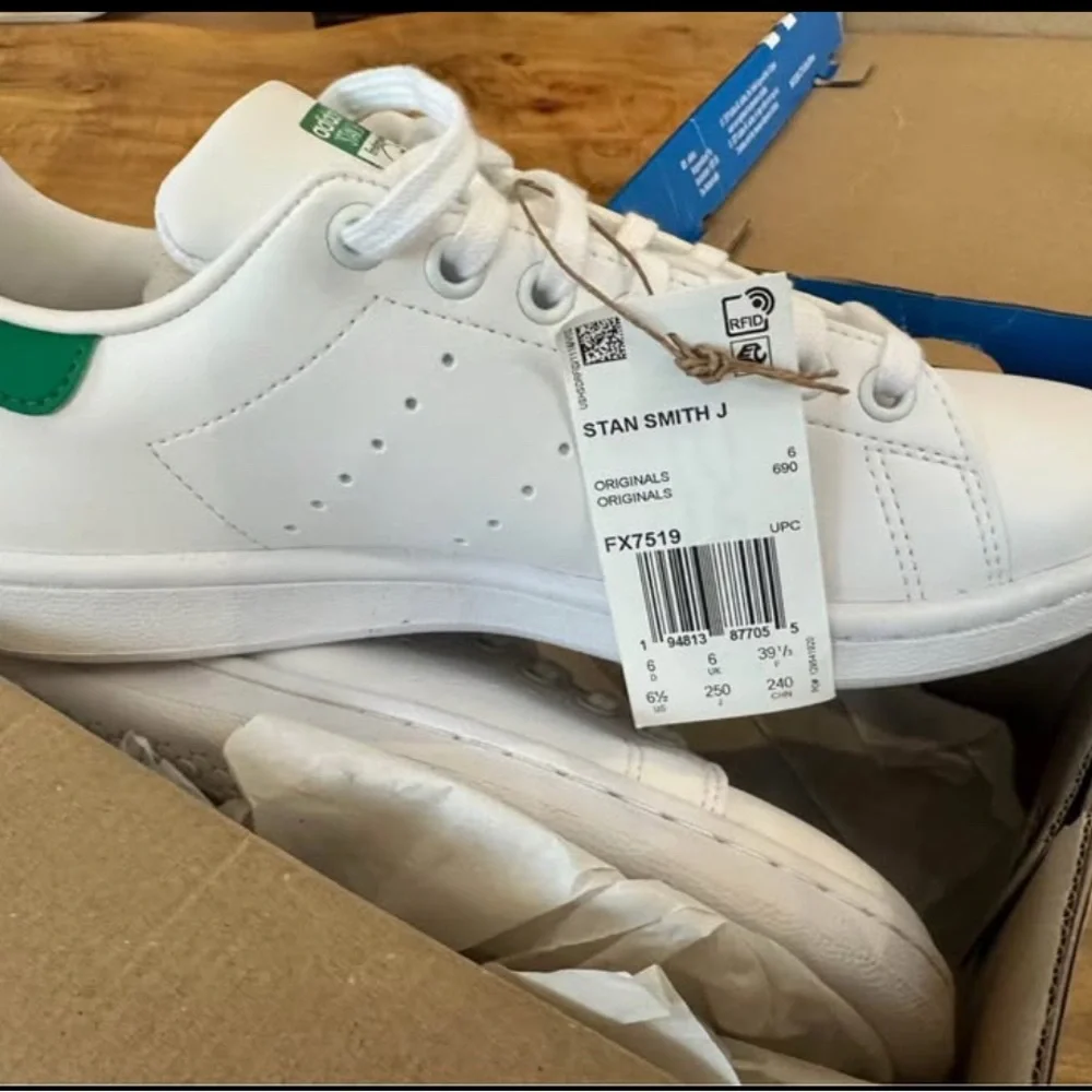 Adidas Stan Smith White Sneakers size 7 NWT